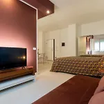 Cairoli 9 By Apartment *
